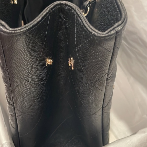 Authentic Chanel Classic Timeless Caviar Leather Tote. - Picture 8 of 12